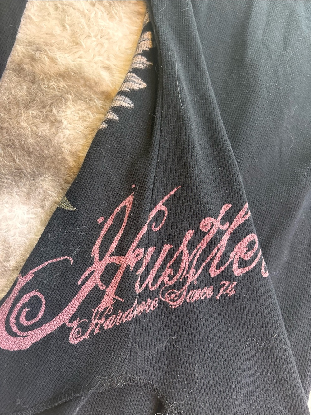 Rare VintageY2K Hustler Black Long Sleeve Graphic Tee with Rose & Dagger - Picture 6 of 8
